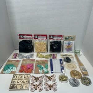 ARTS And CRAFTS supplies lot